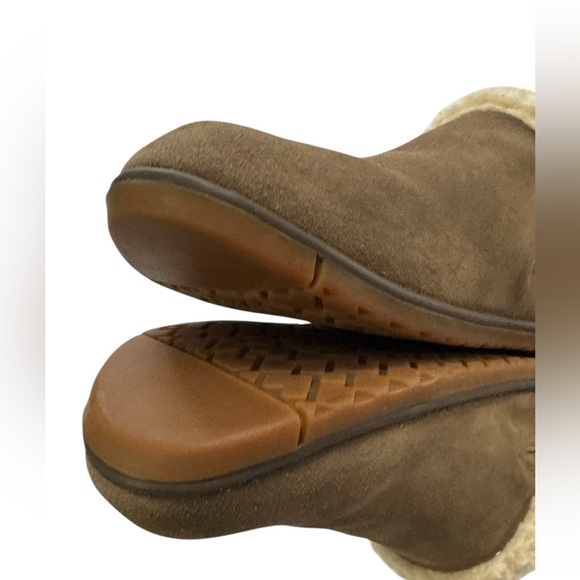 L.L. Bean Women’s Tan Suede Slippers with Cream Lining Size 9 Medium - Picture 8 of 10